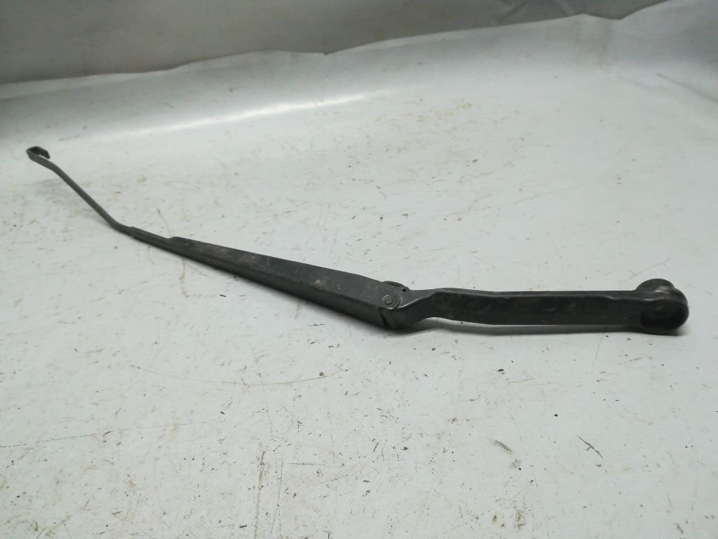 Щеткодержатель к Mazda 6 2003