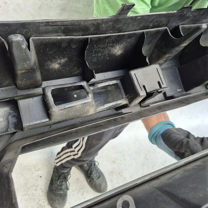 Бампер передний к Jeep Cherokee 2007
