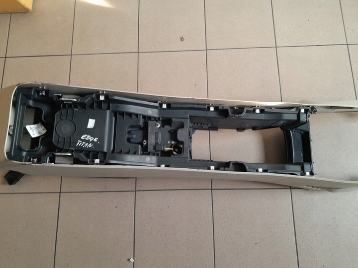 Подлокотник к Ford Edge 2015