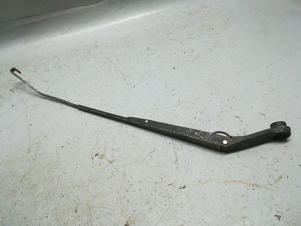 Щеткодержатель к Mazda 626 1996