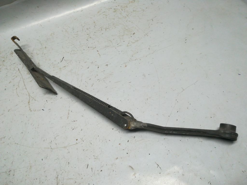 Щеткодержатель к Mazda 626 1998