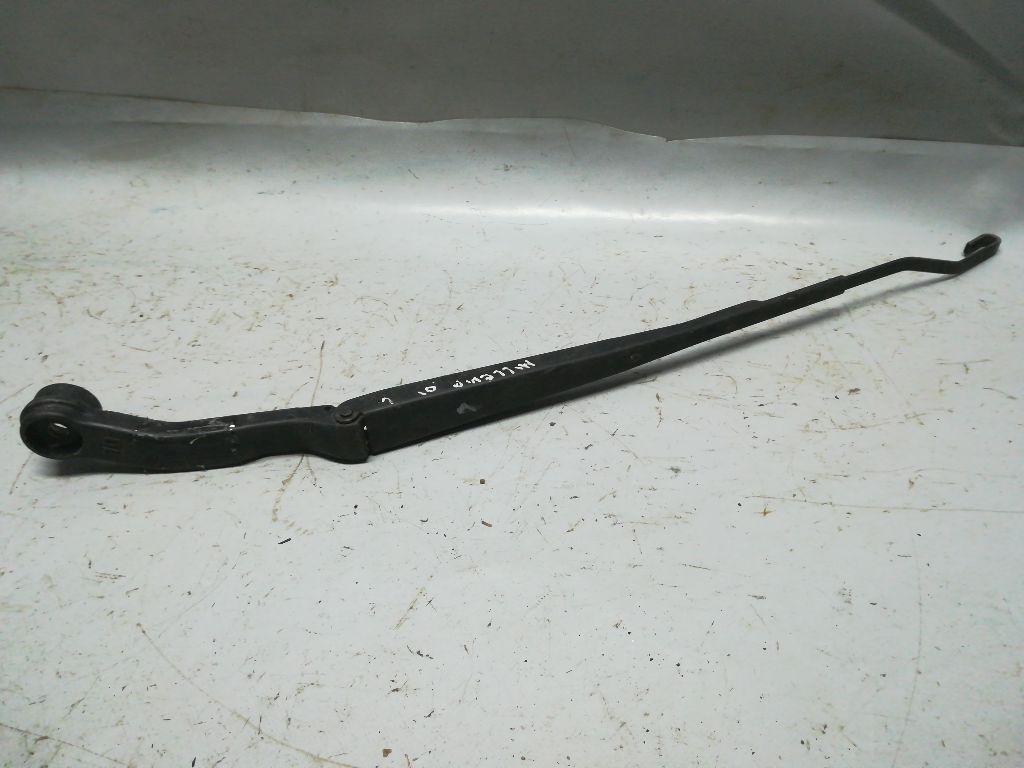 Щеткодержатель к Mazda Millenia 2001