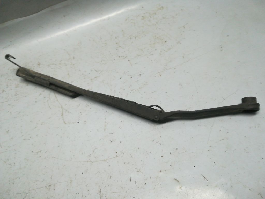 Щеткодержатель к Mazda 626 1998