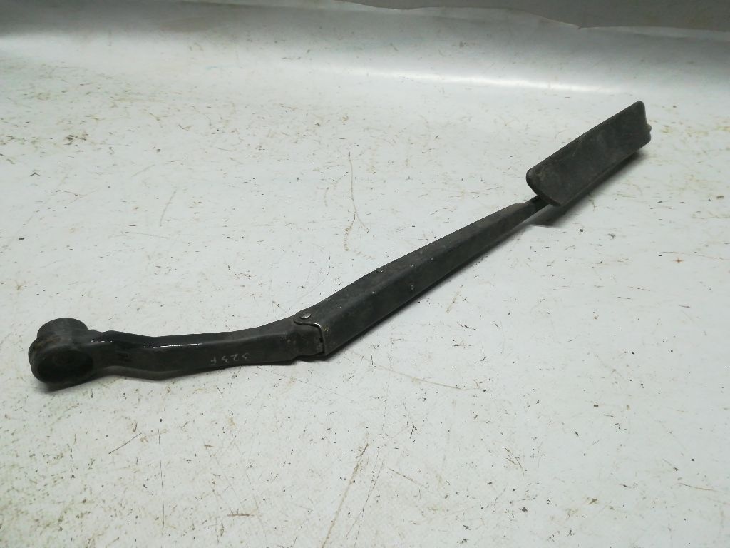 Щеткодержатель к Mazda 323 1998