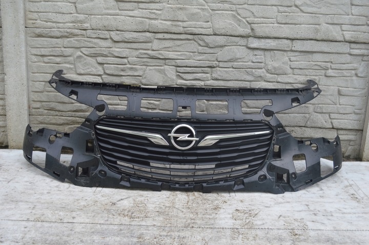 Решетка радиатора к Opel Combo 2018