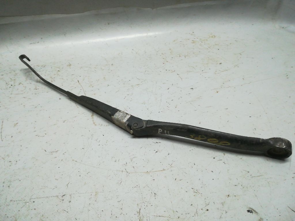 Щеткодержатель к Nissan Primera 1999