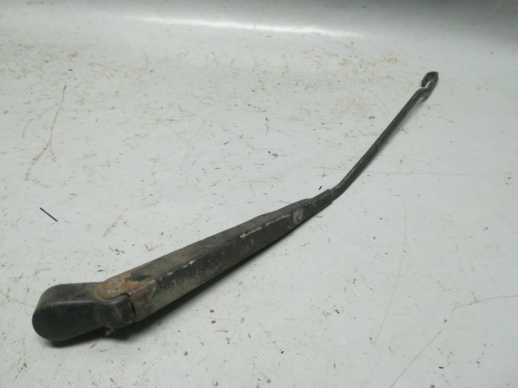 Щеткодержатель к Hyundai Pony 1993