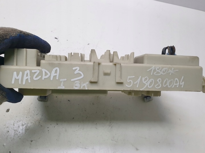 Блок предохранителей к Mazda 3 2003