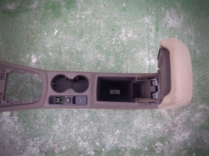Подлокотник к Audi Q3 2011