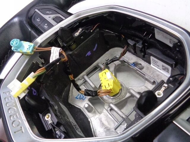 Руль к Peugeot 3008 2020