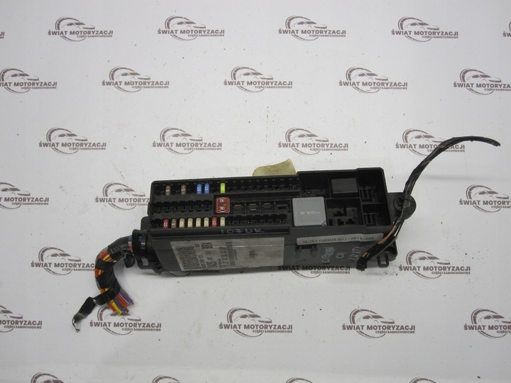 Блок предохранителей к Ford C-MAX 2010