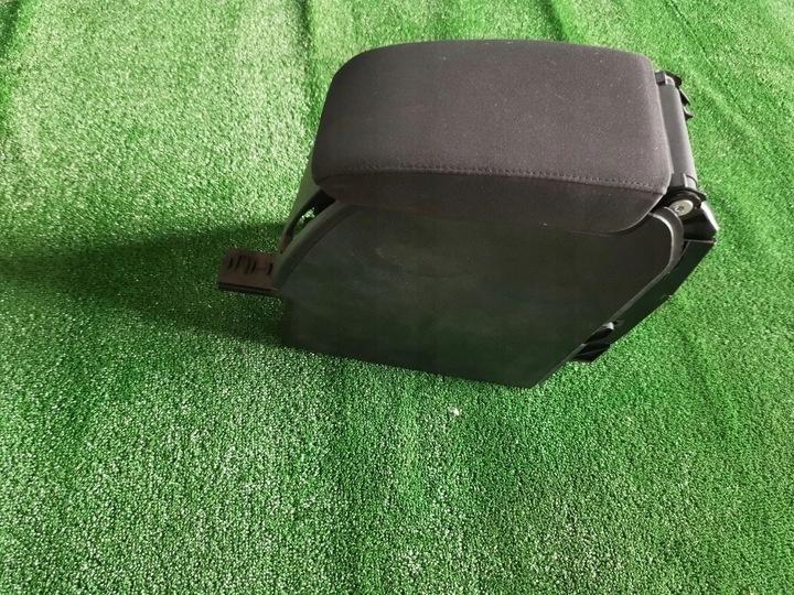 Подлокотник к Volkswagen Golf 2008