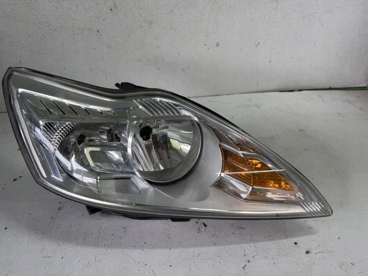 Фара правая к Ford Focus 2008