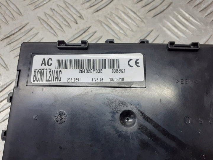 Блок предохранителей к Nissan Note 2005