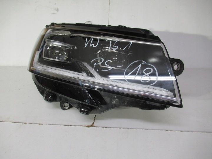 Фара правая к Volkswagen Multivan 2021
