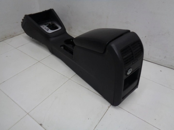 Подлокотник к Volkswagen Jetta 2010
