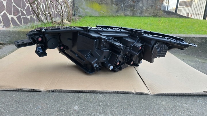 Фара правая к Toyota bZ4X 2022