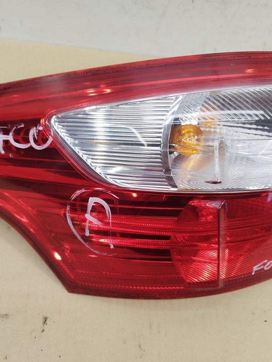 Фонарь задний левый к Ford Focus 2011