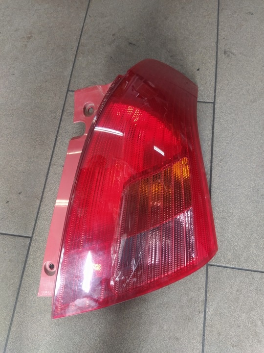 Фонарь задний правый к Suzuki Swift 2004