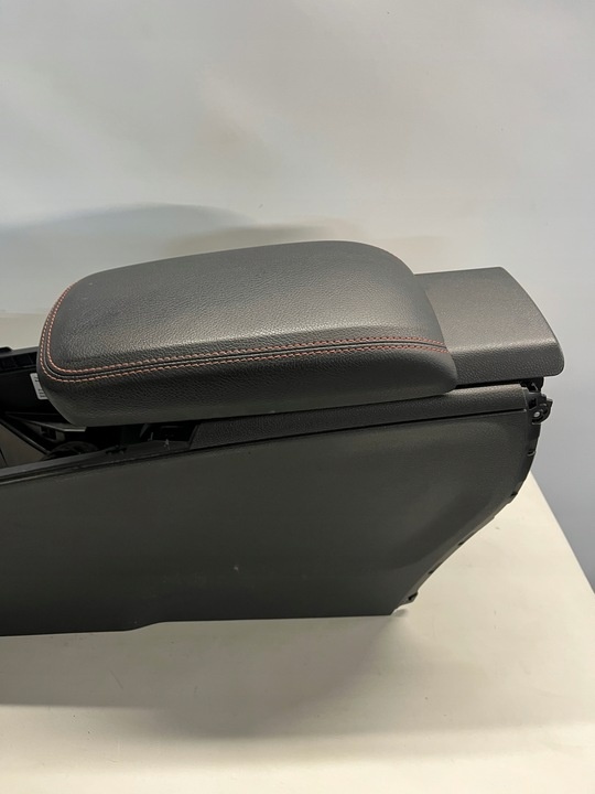 Подлокотник к Mercedes-Benz Clarus 2013