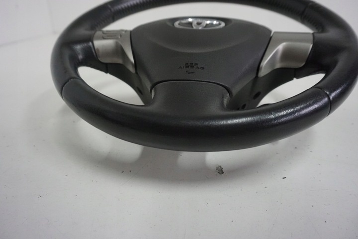 Руль к Toyota Auris 2006
