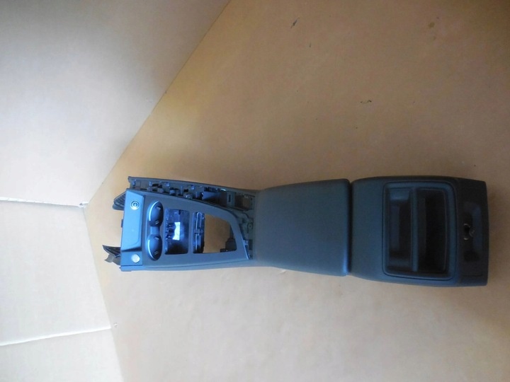 Подлокотник к Audi A4 2015
