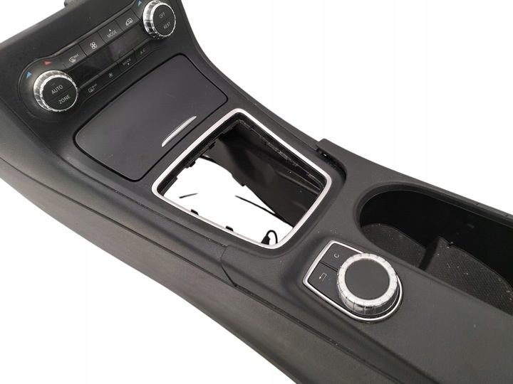 Подлокотник к Mercedes-Benz Bulldog 2011