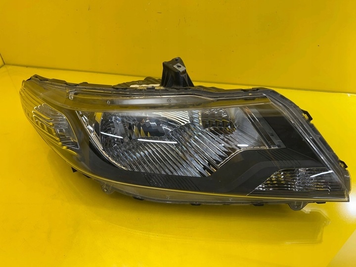 Фара правая к Honda City 2008