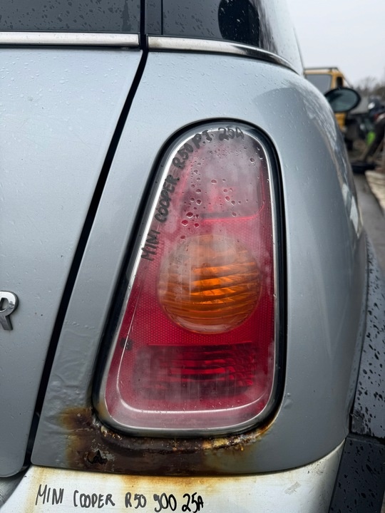 Фонарь задний правый к MINI Cooper 2000