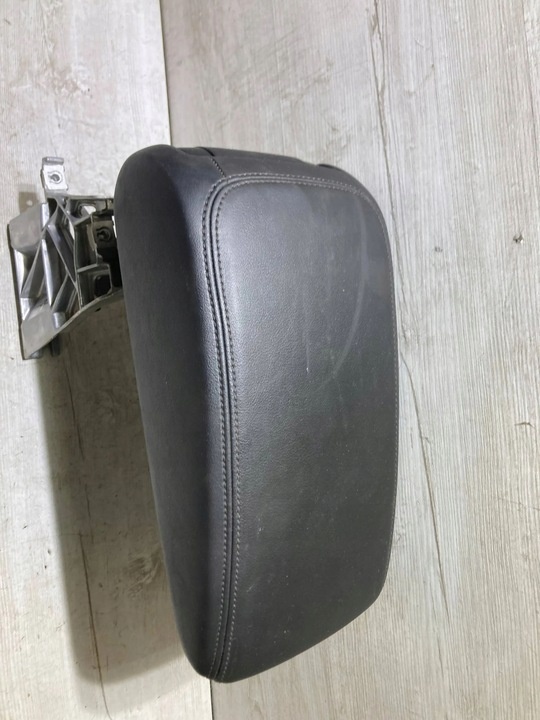Подлокотник к Audi A3 2012