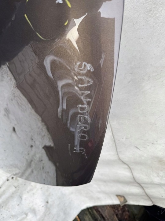 Капот к Dacia Sandero 2012