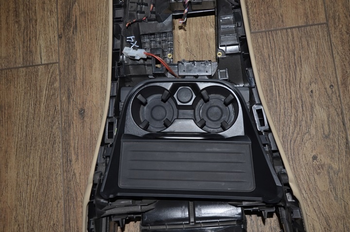 Подлокотник к BMW X3 2010