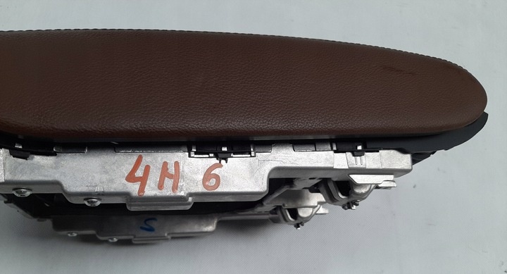 Подлокотник к Audi A8 2010
