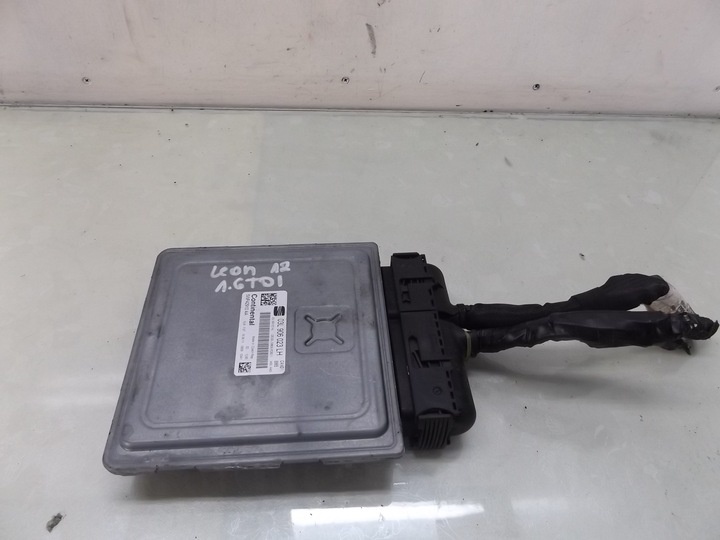 Блок управления двигателем к SEAT Leon 2005