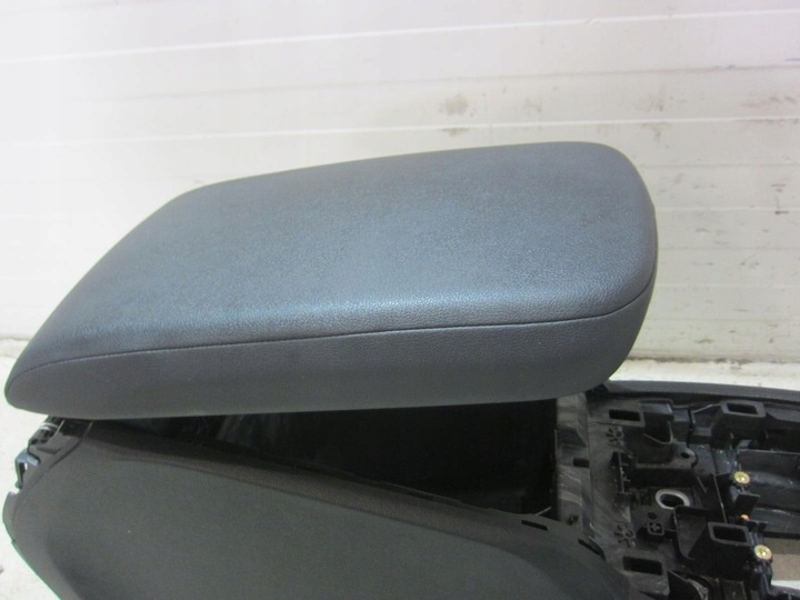 Подлокотник к BMW iX3 2020