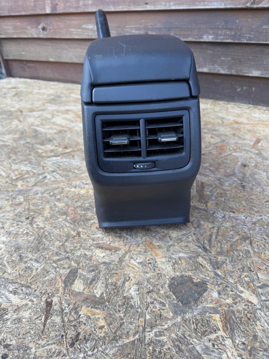 Подлокотник к SEAT Leon 2012