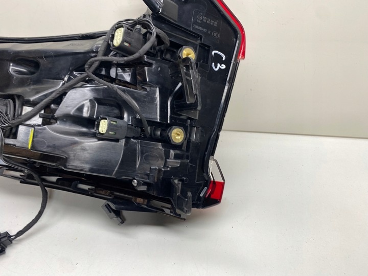 Фонарь задний правый к Volvo C40 2021