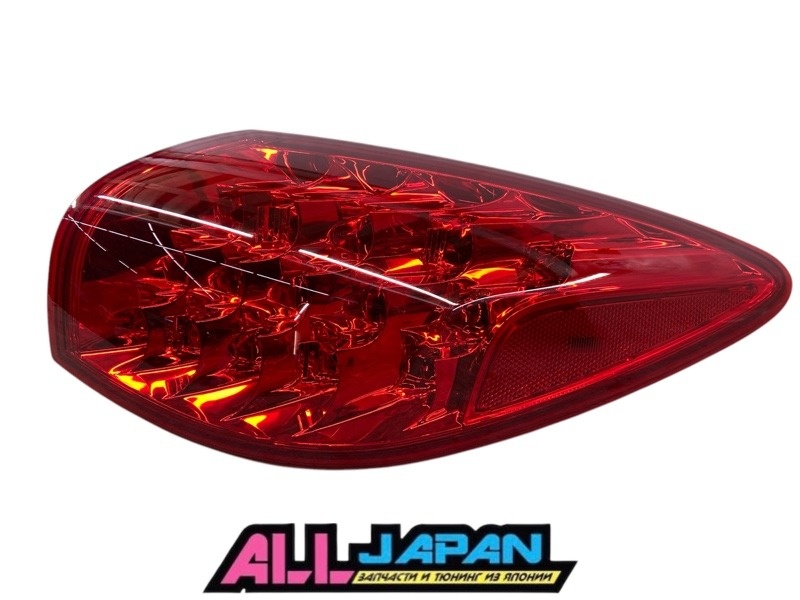 Фонарь задний левый к Nissan Skyline 2013