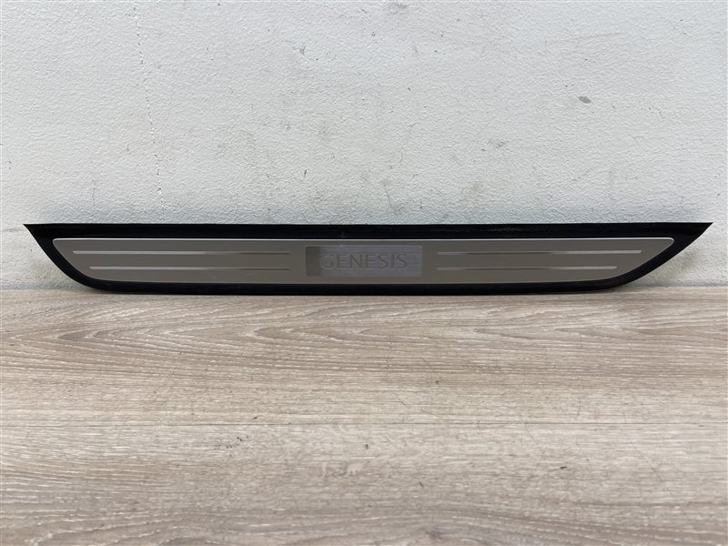 Накладка на порог к Genesis G90 2016