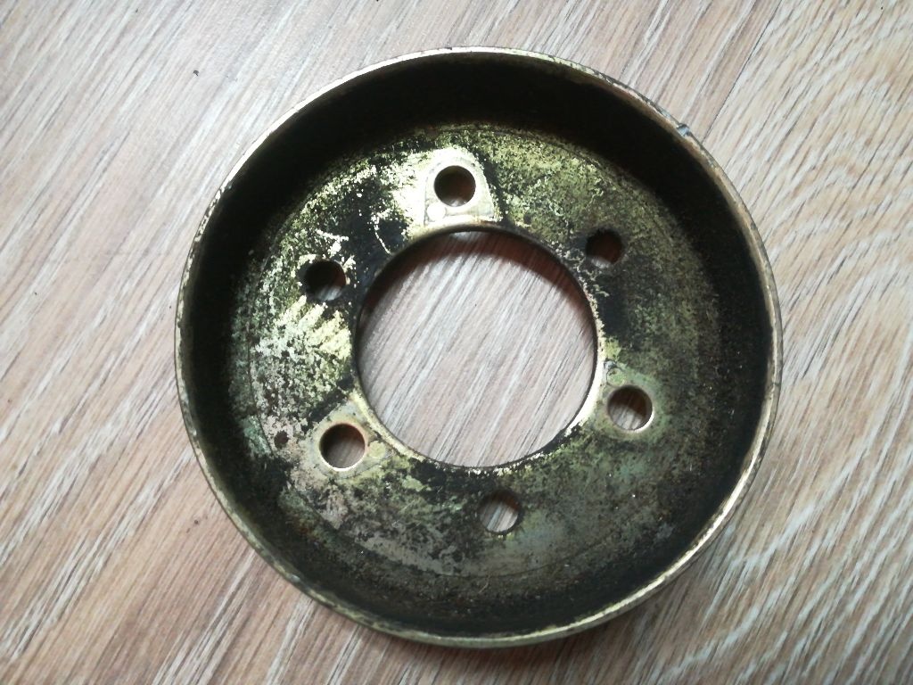Шкив помпы к Renault Laguna 1998