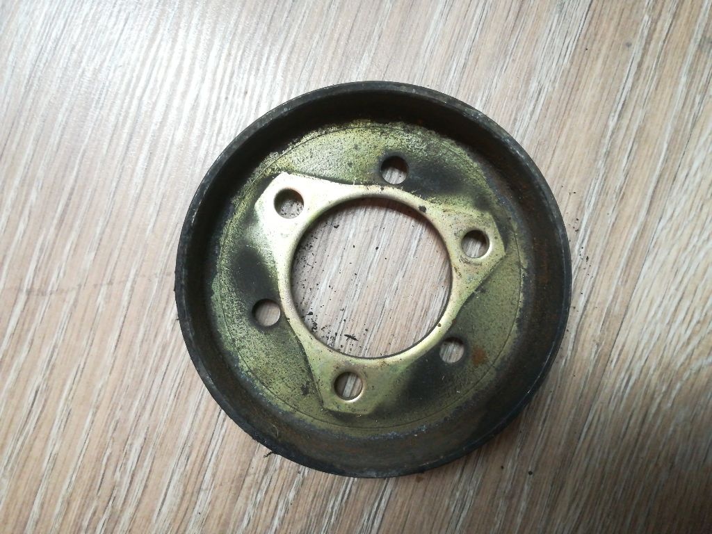 Шкив помпы к Renault Laguna 1998