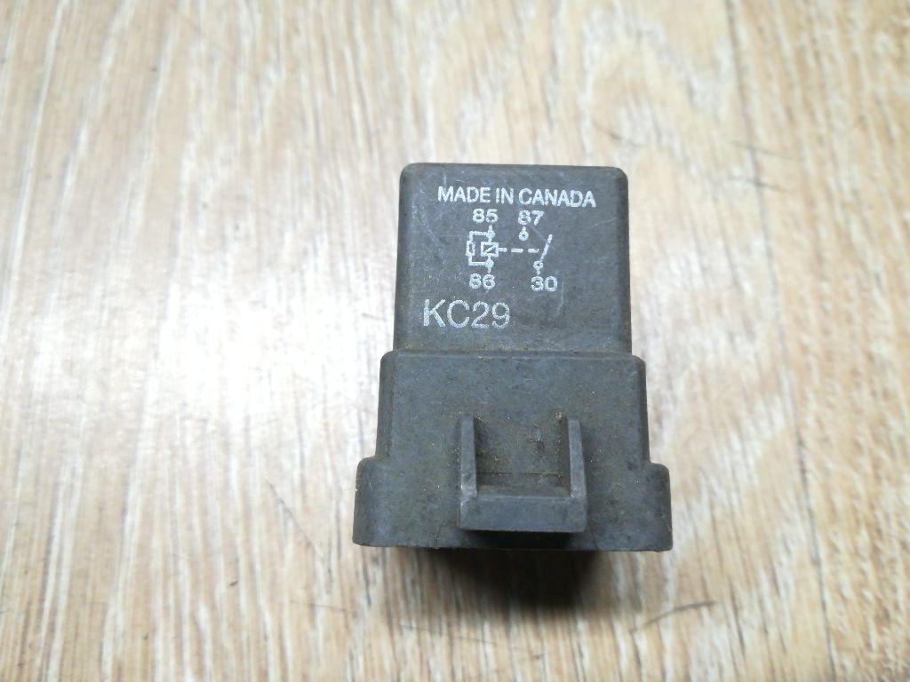 Реле (прочие) к Mazda 626 1998