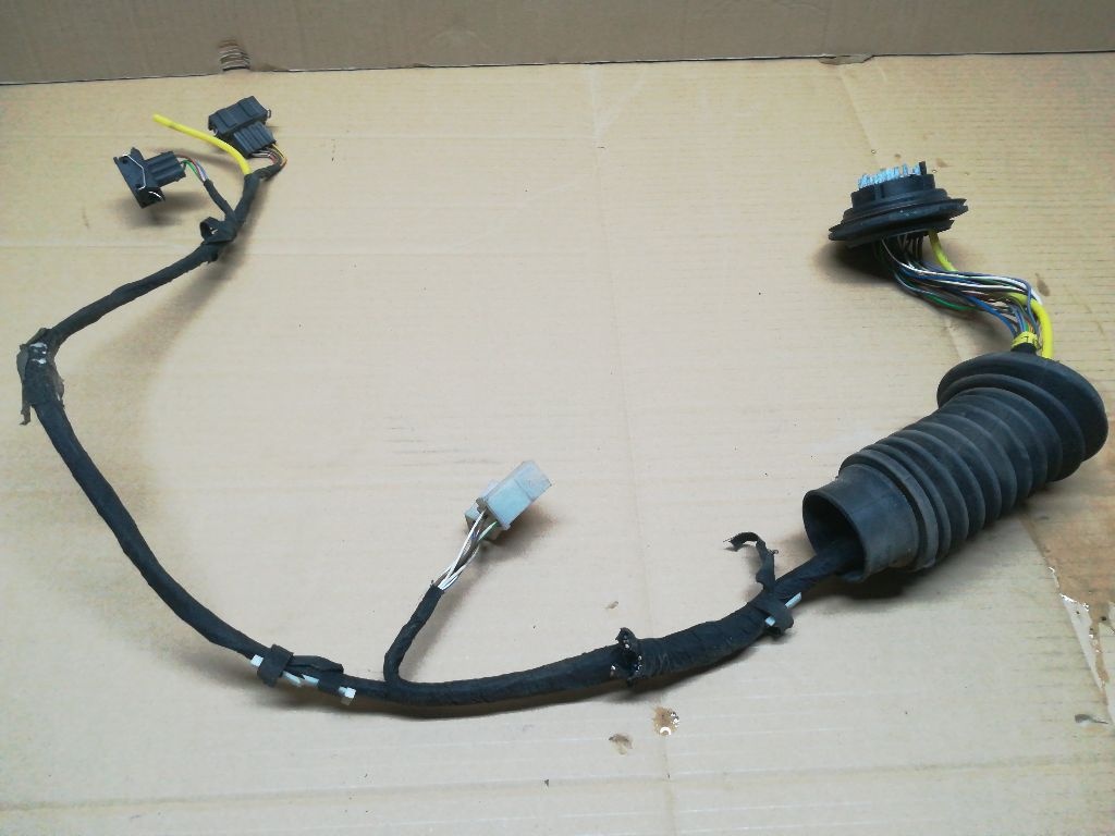Проводка двери к Volkswagen Passat 1996