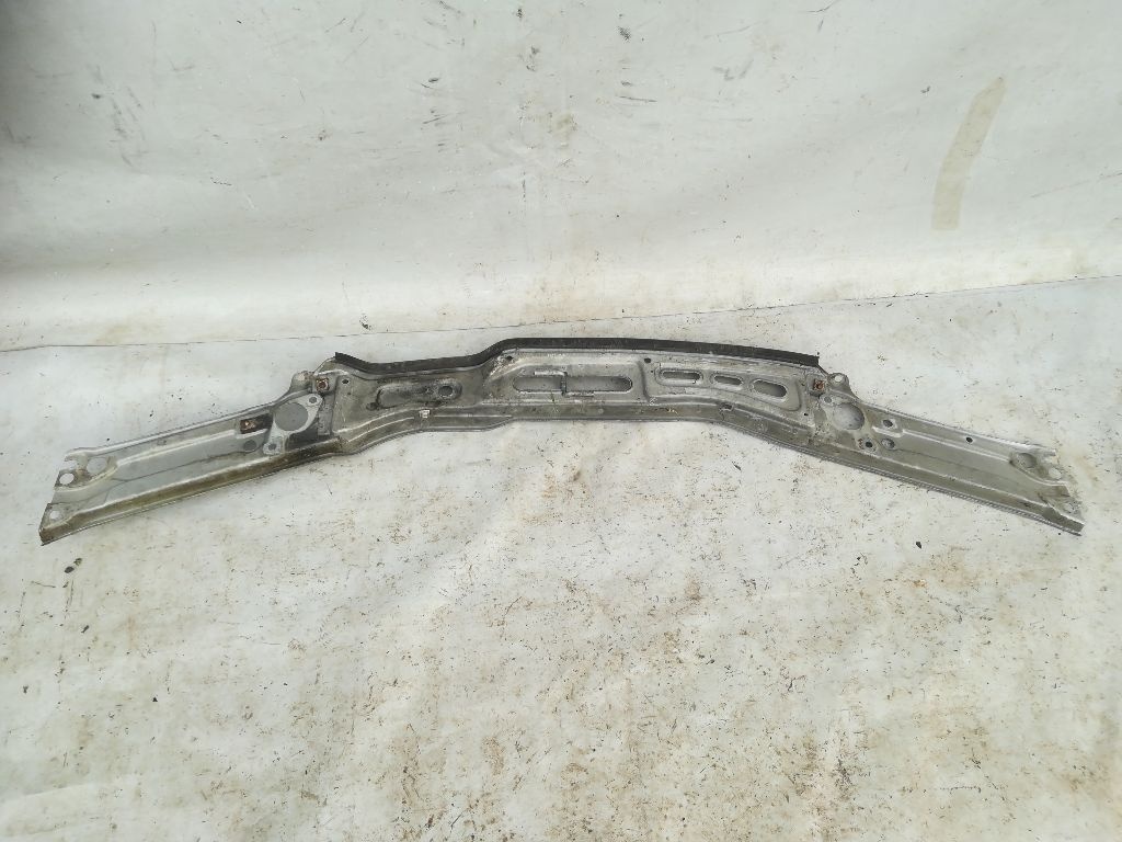 Рамка капота к Audi 100 1993