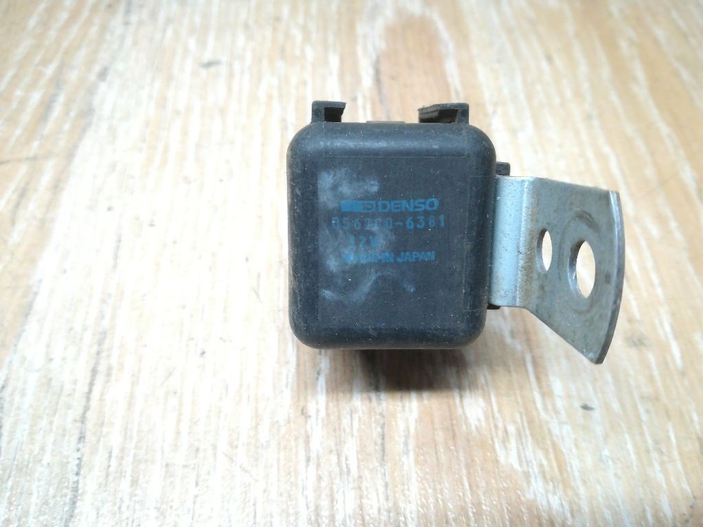 Реле бензонасоса к Mazda 323 1996