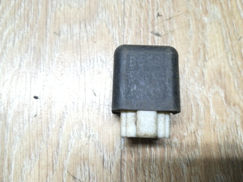Реле (прочие) к Mazda 323 1996