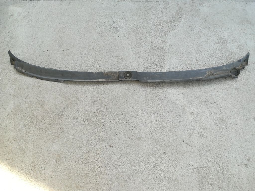 Дождевик к Volkswagen Passat 1991