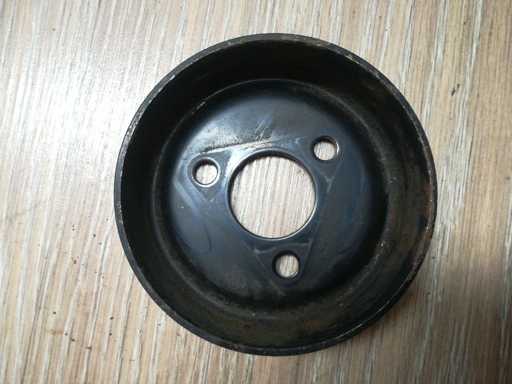 Шкив помпы к Ford Escape 2005