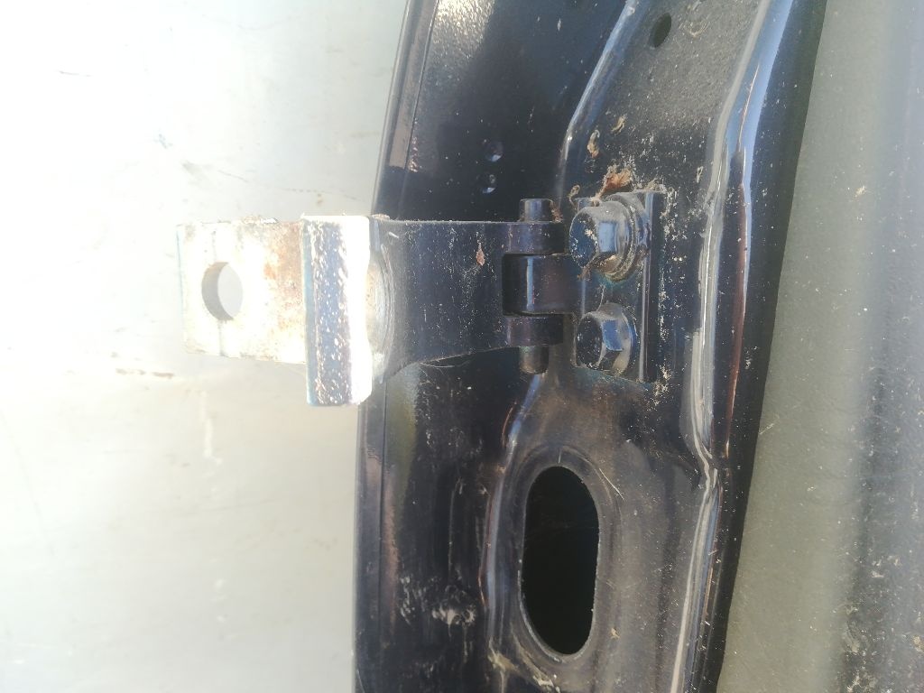 Петля двери к Audi 80 1996