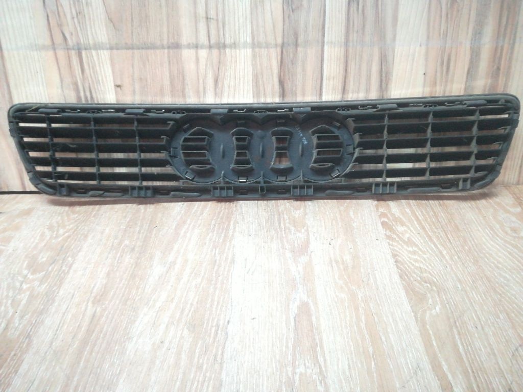 Решетка радиатора к Audi A4 1999